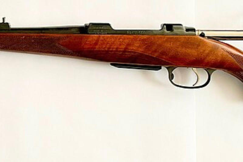 1. Winchester Model 70, 2. Remington Model 700, 3. Mauser 98, 4. Ruger No. 1, 5. Savage Model 110, 6. Weatherby Mark V, 7. Winchester Model 1894, 8. Marlin 336, 9. Mannlicher–Schönauer, 10. Browning BAR (Hunting Version), 11. Ruger M77, 12. Sako 85, 13. Browning A-Bolt, 14. CZ 550, 15. Winchester Model 70 Safari