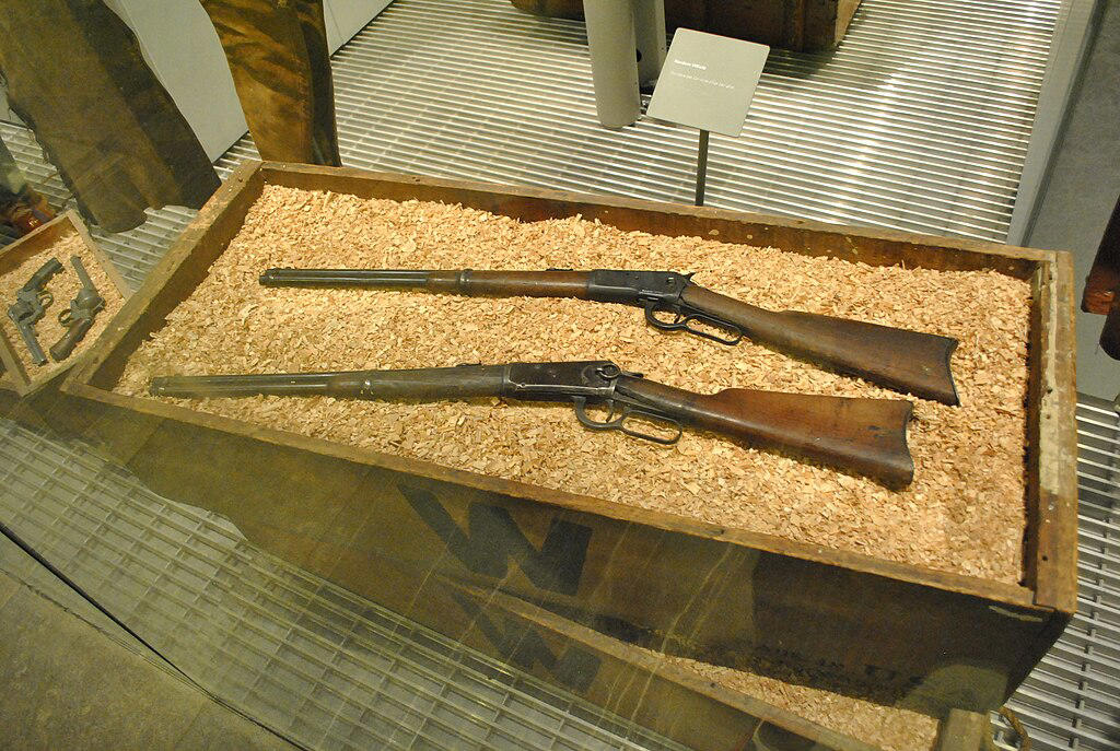 1. Winchester Model 70, 2. Remington Model 700, 3. Mauser 98, 4. Ruger No. 1, 5. Savage Model 110, 6. Weatherby Mark V, 7. Winchester Model 1894, 8. Marlin 336, 9. Mannlicher–Schönauer, 10. Browning BAR (Hunting Version), 11. Ruger M77, 12. Sako 85, 13. Browning A-Bolt, 14. CZ 550, 15. Winchester Model 70 Safari