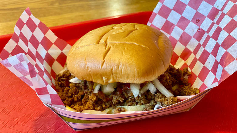 Johnny Marzetti, Gooey butter cake, Hot dish, Swiss steak, Pork tenderloin sandwich, Cincinnati chili, Taco pizza, Loose meat sandwich