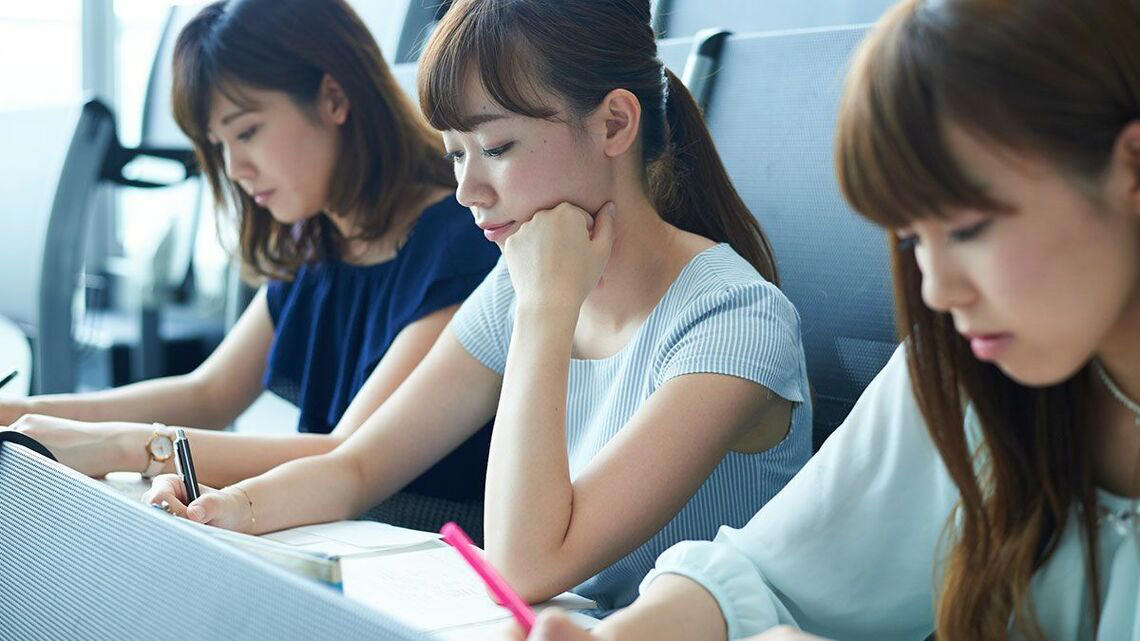 学生確保に苦戦するのは「女子大だけ」か？, 「女子大は就職がいい」だけでは生き残れない時代へ, 指定校推薦で女子大に来る学生は…, 定員が充足しているうちに「共学化」は考えているのか？