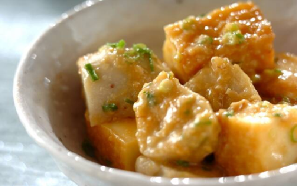 厚揚げと豚肉の甘辛チーズ煮, 厚揚げと里芋のみそからめ煮, 大根と厚揚げ みぞれ煮 10分で出来る人気レシピ, 厚揚げと小松菜の煮浸し, 厚揚げとカブの豚そぼろ煮