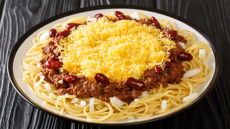 Johnny Marzetti, Gooey butter cake, Hot dish, Swiss steak, Pork tenderloin sandwich, Cincinnati chili, Taco pizza, Loose meat sandwich