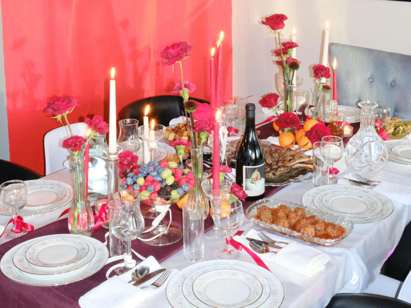 I was on the hunt for the perfect dinnerware, I'm not the only millennial into thrifting and dinner parties, I wanted everything to be flawless, The evening was exquisite
