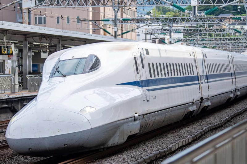 感情論ではなく「構造論」, ネットの意見とグリーン車の役割, 「静寂性」を前提にした交通設計の限界,  「静寂の権利」と「移動の権利」の衝突, 泣き声は「社会インフラの未整備」を告げる警告音