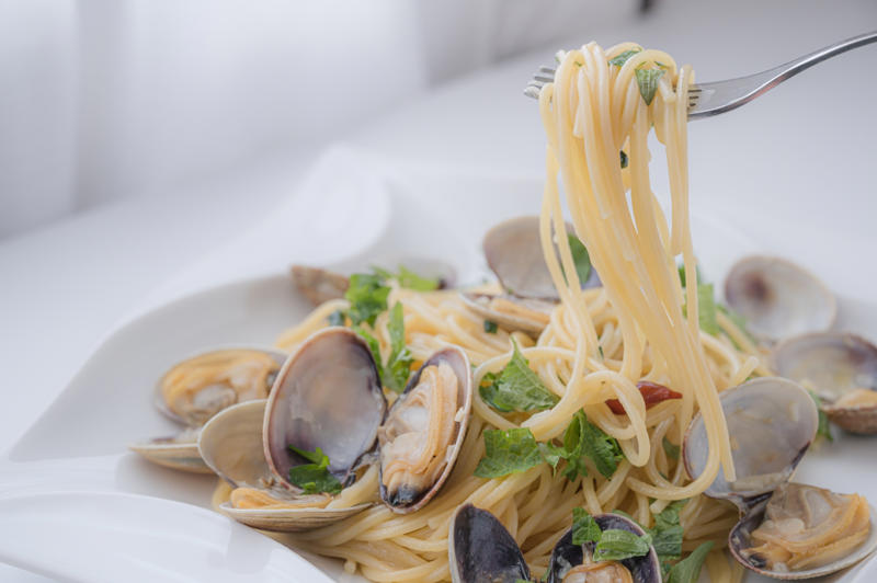 ・アサリとキャベツのワンポットパスタ, ・ブロッコリーとアサリのワイン蒸し, ・アサリと魚介のスープパスタ, ・アサリのボンゴレスパゲティ, ・アサリと小松菜のペペロンチーノ, ・バター香るアサリの酒蒸し, ・鮭のアクアパッツァ
