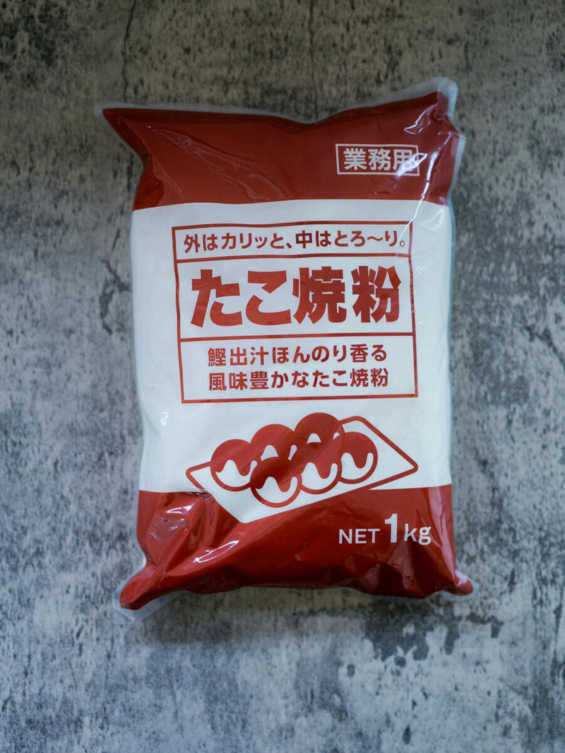 1食25円！大容量で万能な「パスタ」5kg 1270円, スープも業スーで買えば本場の味！「味の素マルタイ 棒ラーメン」 1kg 418円, 週末のごちそうに！「日清製粉 たこ焼粉」1kg 298円, 業スーの顔！「ゆで冷凍讃岐うどん」200g×5　178円, とにかく安さが売り！「そうめん」100g×8束　198円