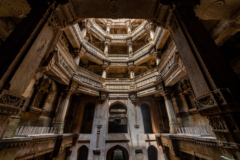 Adalaj Stepwell, India Basilica Cistern, อิสตันบูล, ตุรกี, บิกเบน, ลอนดอน, อังกฤษ, ชลาคาร Adalaj, อินเดีย, ปอร์โตเวเนเร, อิตาลี, อุทยาน Rodrigues Alves, บราซิล, Rani ki Vav, อินเดีย, วัดอรุณ, ไทย, ประตูชัยถนนออกัสตา, โปรตุเกส, ทัชมาฮาล, อินเดีย, ป้อมแดง, อินเดีย, น้ำพุเทรวี, อิตาลี, ติวานากู, โบลิเวีย, สเบตลา, ตูนิเซีย, ป้อมจิตตอร์, อินเดีย, สวนจีน สิงคโปร์, เปตรา จอร์แดน, ซุ้มประตูคอนสแตนติน, อิตาลี, Yaxchilán, เม็กซิโก, โรงอาบน้ำคาราคัลลา, อิตาลี, San Miguel de Allende, เม็กซิโก, วิหารโอลิมเปียนซูส กรุงเอเธนส์ ประเทศกรีซ, ถ้ำฟราซาสซี ประเทศอิตาลี, สุสานซิลลูสตานี ประเทศเปรู, สำนักแห่งเอเธนส์ ประเทศกรีซ, ลาซซาเรตโตแห่งอันโคนา ประเทศอิตาลี, วิหารเอเรคธีออน กรีซ, อนุสรณ์สถานแห่งชาติเดวิลโพสต์ไพล์ แคลิฟอร์เนีย, สุสานหลวง เปตรา จอร์แดน, ตูลุม, เม็กซิโก, แบมบะระ, อังกฤษ, บูดาเปสต์, ฮังการี, ป้อมอาเมร์, อินเดีย, มาชูปิกชู, เปรู, ตอสสาเดอมาร์, สเปน, สวน Gonaitei, ญี่ปุ่น, วิคโลว์, ไอร์แลนด์, ปาเลงเก, เม็กซิโก, Bethesda Terrace, นิวยอร์ก, สหรัฐฯ, โบสถ์ซานปิเอโตร, อิตาลี, สวนชา, มณฑลฉางซิง, จีน, มัสยิด Tin Mal, โมร็อกโก, ป่าสงวนแห่งชาติ Uinta-Wasatch-Cache, ยูทาห์, สหรัฐอเมริกา, ไดโกจิ, เกียวโต, ญี่ปุ่น, แอริโซนา, สหรัฐอเมริกา, อุทยานประวัติศาสตร์แห่งรัฐ Ward Charcoal Ovens ใกล้อีลี, เนวาดา, Vallone dei Mulini, อิตาลี, อุทยานแห่งรัฐสมิธ ร็อค, ออริกอน, สหรัฐอเมริกา, San Juan de Gaztelugatxe, สเปน, ป้อมรายครห์, อินเดีย, หอสังเกตการณ์ทะเลทรายแกรนด์แคนยอน, แอริโซนา, สหรัฐฯ, พระราชวังอิมพีเรียล, ญี่ปุ่น, ซากปราสาทเพนนาร์ด, สหราชอาณาจักร, ปราสาทอิวะคุนิ, ญี่ปุ่น, จังหวัดนางาโนะ, ญี่ปุ่น, วิหารพาร์เธนอน, กรีซ, ปราสาท Classiebawn, ไอร์แลนด์, เชฟชาอูน, โมร็อกโก, สวนชินจูกุ เกียวเอ็น, ญี่ปุ่น, ลักซอร์, อียิปต์, สะพานโบราณจั่วอิง, จีน, ปราสาท Torrechiara, อิตาลี, สวนราชพฤกษ์, ไทย, กำแพงเมืองจีน, ซากปรักหักพังจัตุรัสโรมัน, อิตาลี, ป้อม Lovrijenac, โครเอเชีย, กังหันลมพิทสโตน, บักกิงแฮมเชอร์, คาซามิลา, สเปน, ซากปรักหักพังของชาวมายันในซูนานตูนิช, เบลีซ, กัสเตลโนด์ ลา ชาแปล, ฝรั่งเศส, ปราสาทเบร์ลังกา เด ดูเอโร, สเปน, วิหารลักซอร์, อียิปต์, ประตูราชสีห์, ตุรกี, Trethevy Quoit, คอร์นวอลล์, Tinghir, โมร็อกโก, ปราสาทวอลซิน, เบลเยียม, ปาลาซโซ เวคคิโอ, อิตาลี, วิหารแห่งโพไซดอน, กรีซ, ไรน์แลนด์-พาลาทิเนต, เยอรมนี, แคนยอนเดอเชลลี, แอริโซนา, สหรัฐอเมริกา, นิวยอร์ก ซิตี้, จังหวัดคาโย, เบลีซ, ทิกัล, เอลเปเตง, กัวเตมาลา