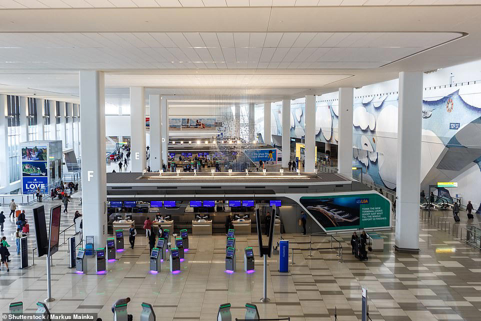 Travel chaos as major US airports hit by delays