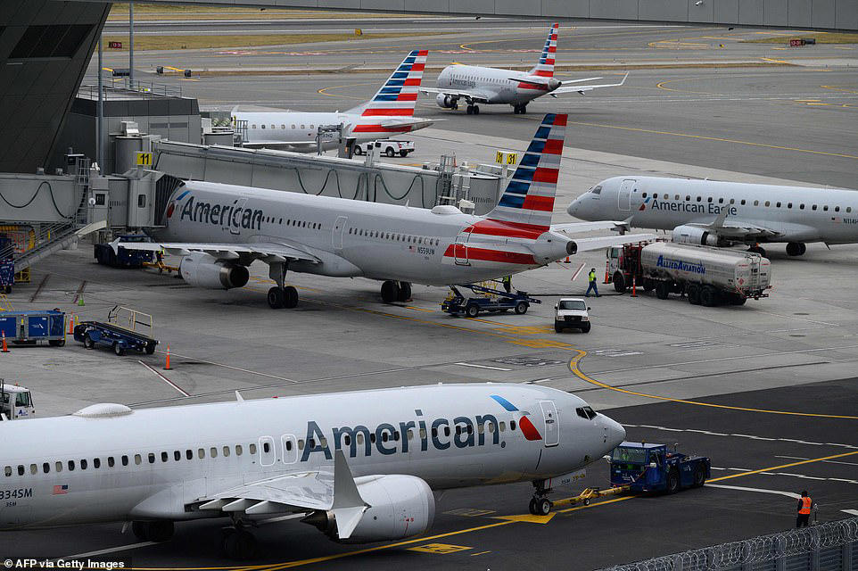 Travel chaos as major US airports hit by delays