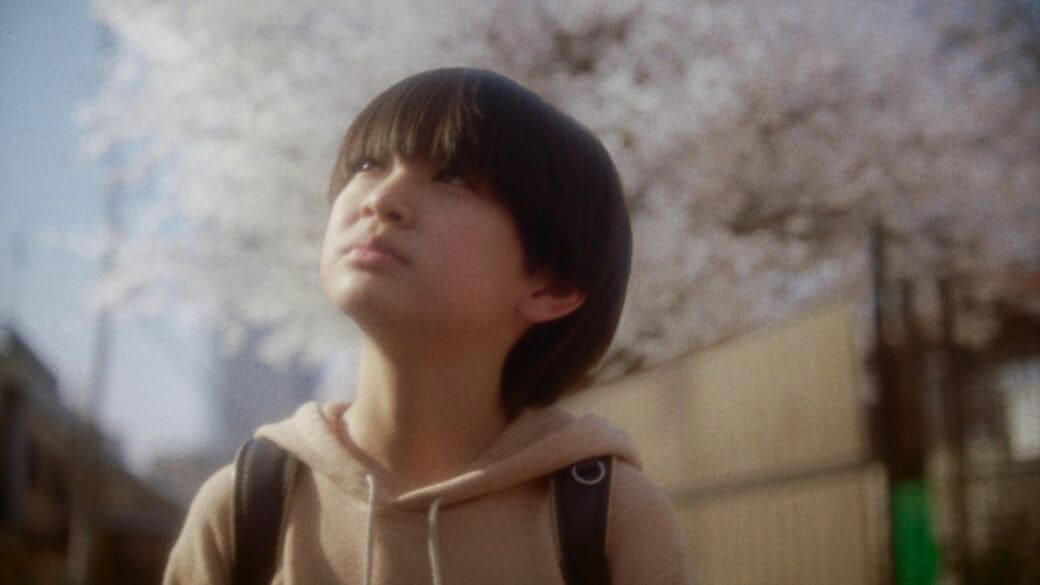 ロマンチックだけどリアルで残酷な物語, 原作アニメと実写版の共通点と相違点, 原作をオマージュする実写シーンから伝わる情感, 原作アニメにはない実写版オリジナルのラスト, 誰もが抱いたことがある感情の物語, ラストに向けたミスリードがある