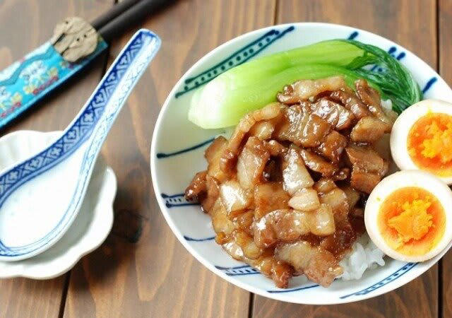 喫茶店の厚焼きたまごサンド, 喫茶店のナポリタン, デリ風たまごサンド, デリ風ベーコンとほうれん草のキッシュ, 材料（直径15cmのケーキ型1台分）, 台湾屋台の味、大雞排（ダージーパイ）, 材料（1枚分：1～2人分）, 台湾屋台の味、魯肉飯（ルーローハン）, 味玉の材料（4個分）, 魯肉飯の材料（2人分）, ベトナム屋台の味、バインミー, 洋食屋さんのポークチャップ, 洋食屋さんのボロネーゼ, 洋食屋さんの包み焼きハンバーグ, 中華レストランの甘辛オレンジチキン, 中華料理店の中華粥