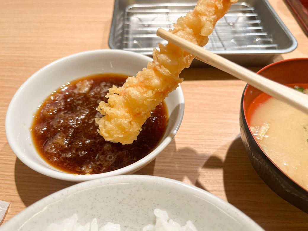 並んででも食べたい！福岡のソウルフード, 刺身級の新鮮さ！無料サービスのいか塩辛が大人気, 揚げたてのサクサクが食べられる！, 素材のよさが人気の理由, 時間に余裕を持って訪店したい