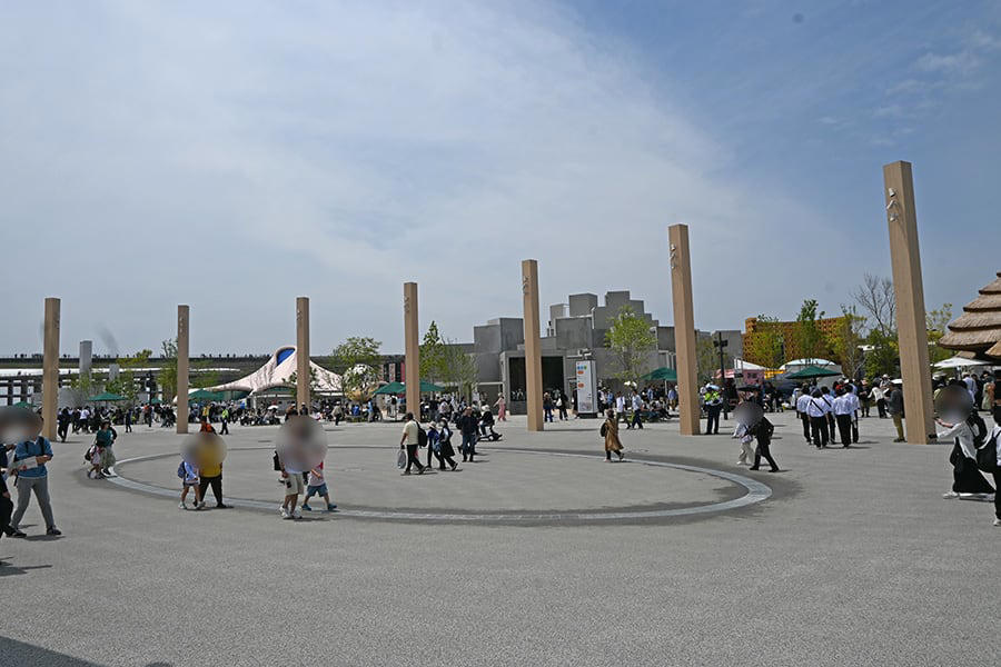 ■ 開幕初日も夜はガラガラだった「４月」, ■ ＧＷ中も今より半分で空いてた「５月」, ■ 短い梅雨→急な猛暑でまだ空いてた「６月」, ■ 来場者数の「潮目」が変わったのは？, ■ ４〜１０月まで「フランス館」＆「アメリカ館」前を定点観測