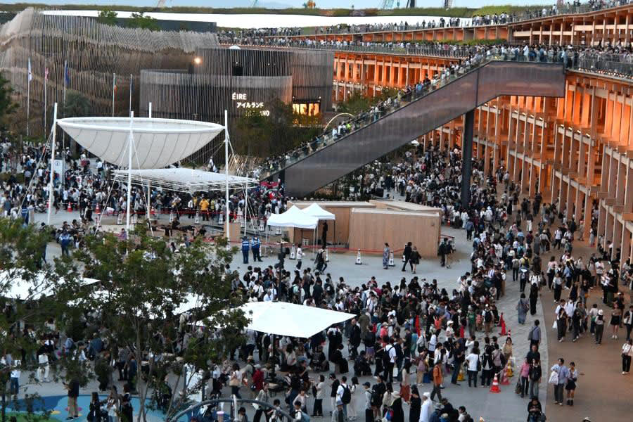 ■ 開幕初日も夜はガラガラだった「４月」, ■ ＧＷ中も今より半分で空いてた「５月」, ■ 短い梅雨→急な猛暑でまだ空いてた「６月」, ■ 来場者数の「潮目」が変わったのは？, ■ ４〜１０月まで「フランス館」＆「アメリカ館」前を定点観測