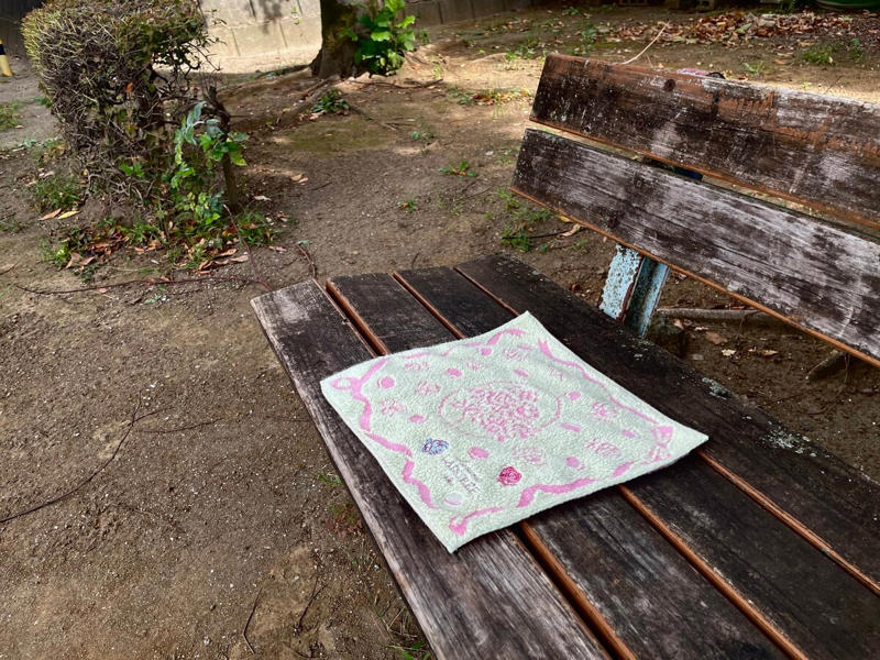 1：小さく切って化粧落とし布に, 2：包丁ふきとして, 3：ベンチや石段の座布団代わりに, 4：荷物梱包時のクッション材に, 5：洗車用クロスに, 6：窓の結露ふきに, 何気ない一枚が、暮らしを支える大切な味方に