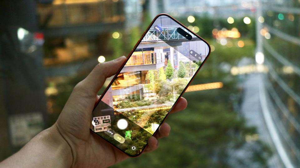 望遠撮影の肝は光学ズームの「倍率」, iPhone 17 Proの望遠は、ちょっと珍しい4倍, 十分寄れるのに、入れたいものを落とさない。絶妙な倍率、4倍, しっかり寄っても、美しい48MP
