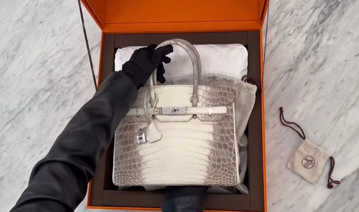 Bags That Pay You Back, Hermès Birkin (Original Prototype), Fendi Baguette, Louis Vuitton Speedy / Monogram Vintage, Dior Lady Dior (Vintage), Dior Saddle Bag, Gucci Horsebit / GG Monogram Vintage, Bottega Veneta Intrecciato (Vintage), YSL (Saint Laurent) Vintage, Prada Nylon (early), Céline Classic Box / Vintage Céline, Loewe Puzzle (Early Editions), Chanel Baguette (Vintage), Hermès Constance (Vintage), Chanel Boy Bag (Vintage), Chanel Double Flap (Vintage), Hermès ‘Himalaya’ Croc / Exotic Editions, Louis Vuitton x Supreme Collaboration, Balenciaga Le City (Vintage), Gucci Bamboo Handle Bag, Chanel Vintage Flap (Mini / Jumbo / Mid), Louis Vuitton Noé (Vintage)
