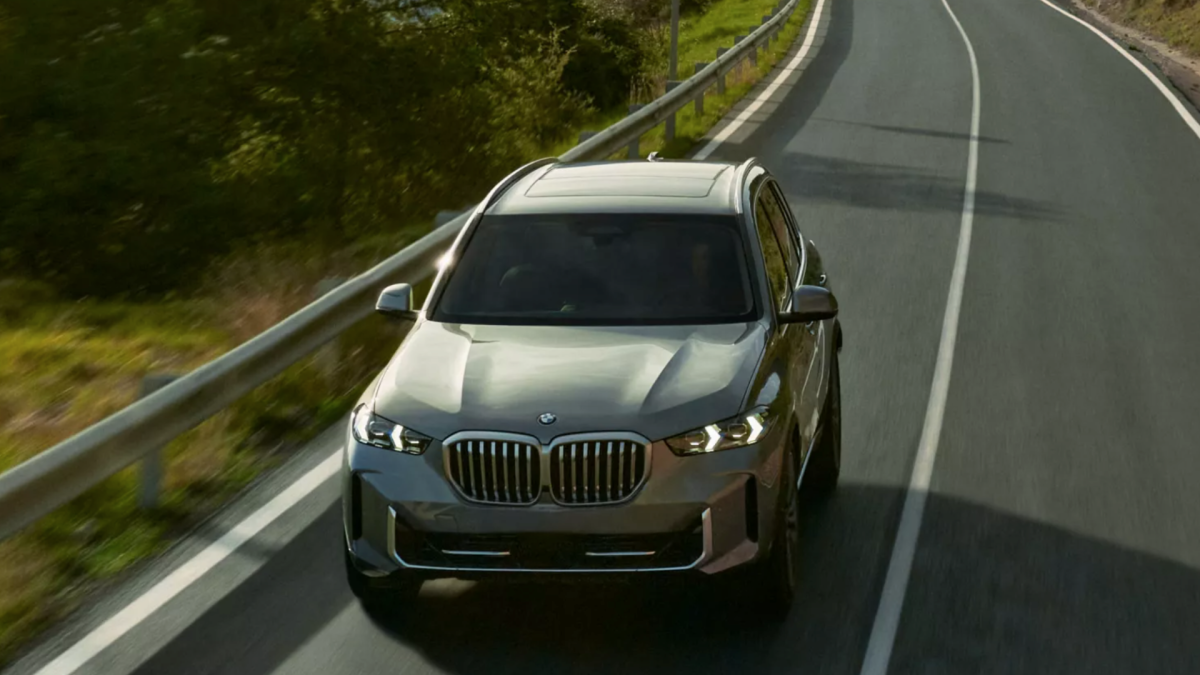 1.    BMW X5 M60i, 2. Porsche Cayenne GTS, 3. BMW X7 M60i, 4. Cadillac Escalade 6.2L V8, 5. Chevrolet Tahoe / GMC Yukon 6.2L V8