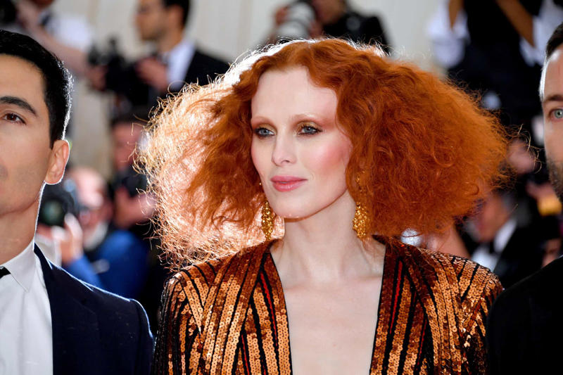 Karen Elson Gwyneth Paltrow, Chrissy Teigen, Tracee Ellis Ross, Meghan Markle, Drew Barrymore, Ashley Graham, Kim Kardashian, Eva Longoria, Khloé Kardashian, Keira Knightley, Jessica Alba, Victoria Beckham, Christina Applegate, Gigi Hadid, Adriana Lima, Julia Stiles, Lily Aldridge, Margot Robbie, Gal Gadot, Karen Elson, Kate Upton, Molly Sims, Rosie Huntington-Whiteley, Rebecca Minkoff