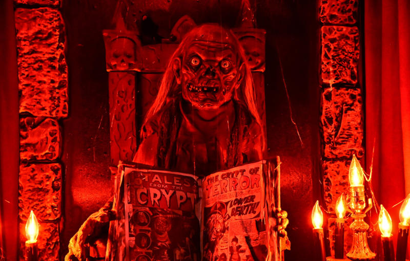 A witchy entrance DIY graveyard, Creepy carnival entrance, Inflatable Halloween, Pumpkin realness, Dress your door, Spider webs, Go oversized, Ghostbusters house, A famous graveyard, Towering monsters, Spooky sophistication, Scary toy box, Spooky smoke machine, Killer animals, Skeleton musicians, Light it up, Make them scream, Climbing skeletons, Halloween buffet, Pumpkin jellyfish, Halloween in Istanbul, A witchy entrance, Pumpkin hospital, Creepy chandeliers, Whimsical ghosts, Breaking out, Sick pumpkins