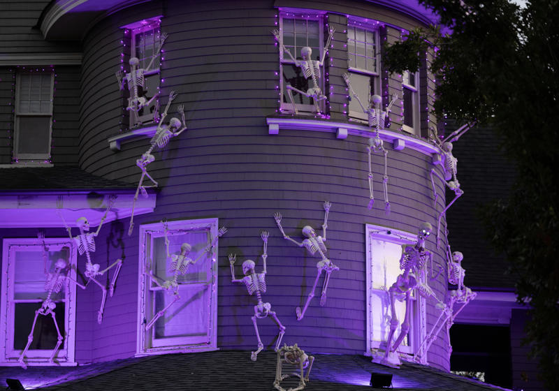Climbing skeletons DIY graveyard, Creepy carnival entrance, Inflatable Halloween, Pumpkin realness, Dress your door, Spider webs, Go oversized, Ghostbusters house, A famous graveyard, Towering monsters, Spooky sophistication, Scary toy box, Spooky smoke machine, Killer animals, Skeleton musicians, Light it up, Make them scream, Climbing skeletons, Halloween buffet, Pumpkin jellyfish, Halloween in Istanbul, A witchy entrance, Pumpkin hospital, Creepy chandeliers, Whimsical ghosts, Breaking out, Sick pumpkins