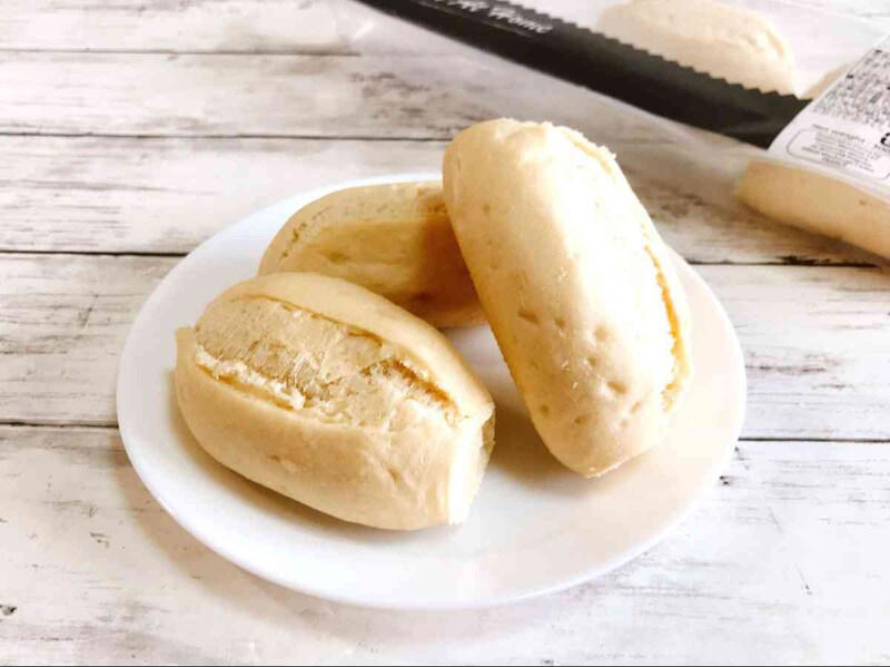 コストコの「クラシックバゲット」の基本情報, コストコの「クラシックバゲット」の味, コストコの「クラシックバゲット」のおいしい食べ方, コストコの「クラシックバゲット」の保存方法＆リベイクのコツ, コストコの「ガーリックバゲット」の基本情報, コストコの「ガーリックバゲット」の味と焼き方のコツ, コストコの「ガーリックバゲット」のおいしい食べ方, コストコの「ガーリックバゲット」の保存方法＆リベイクのコツ, コストコ販売の「メニセズ プチパン」の基本情報, コストコ販売の「メニセズ プチパン」の味, コストコ販売の「メニセズ プチパン」のおいしい食べ方, コストコ販売の「メニセズ プチパン」の保存方法＆リベイクのコツ, Q1：コストコのフランスパンのカロリーは？, Q2：フランスパンのリベイクの方法は？, Q3：フランスパンの冷凍・解凍方法のコツは？, Q4：「ガーリックバゲット」は焼くときに油が落ちる？