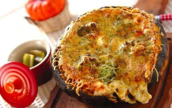 ハロウィンカボチャパイ, ハロウィンクッキー, パンプキンのシフォンケーキ, ハロウィンロリポップ, ハロウィンおばけのチョコレートケーキ, ハロウィンサラダ, コーンと野菜のキッシュ, まるごとカボチャのパーティーパンプキングラタン, ハロウィンおばけカレー