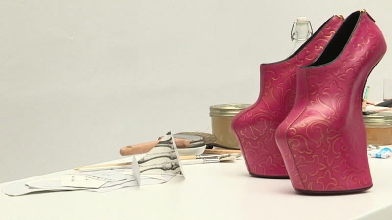 2. Heel-less 1. Toe Shoes For The Street, 2. Heel-less "Gravity-Defying" Shoes, 3. Velcro Dress Shoes, 4. Flip-Flop Boots, 5. Extreme Square-Toe Dress Shoes, 6. Jelly Sandals For Adults, 7. Stiletto Sneakers, 8. Oversized Clownish Skate Shoes, 9. Inflatable Sneakers With Pumps, 10. Light-Up Sneakers For Grown-Ups, 11. Bowling-Style Shoes, 12. Moon Boots, 13. Hyper-Pointy "Witch" Shoes, 14. Creeper Shoes' Thick Soles, 15. Denim Boots, 16. Sock Sneakers, 17. Disco-Era Gold Platform Boots, 18. Heelys For Adults, 19. Sculptural Heels, 20. Knee-High Converse Sneakers