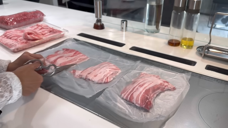 ・オーガニック ブラウンマッシュルーム, ・アトランティックサーモン ハラス, ・牧家 プリンシャインマスカット, ・カルビー じゃがいも, ・シャウエッセン, ・オイコス リフレッシュレモン, ・カスタードクリームクロワッサン