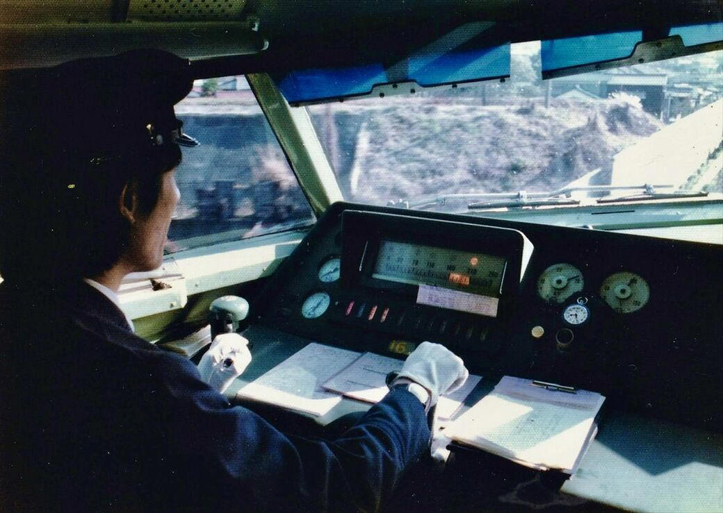 「新幹線運転士」への遠い道のり, 「狭き門」突破し新幹線運転士に, 「難関」名古屋駅でオーバーラン, 雪の関ケ原を走る苦労, 運転士2人乗務だった「ひかり」, 鉄道は何より安全が大事