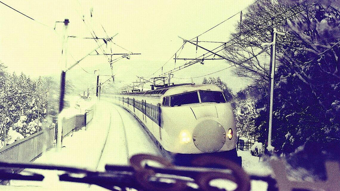 「新幹線運転士」への遠い道のり, 「狭き門」突破し新幹線運転士に, 「難関」名古屋駅でオーバーラン, 雪の関ケ原を走る苦労, 運転士2人乗務だった「ひかり」, 鉄道は何より安全が大事