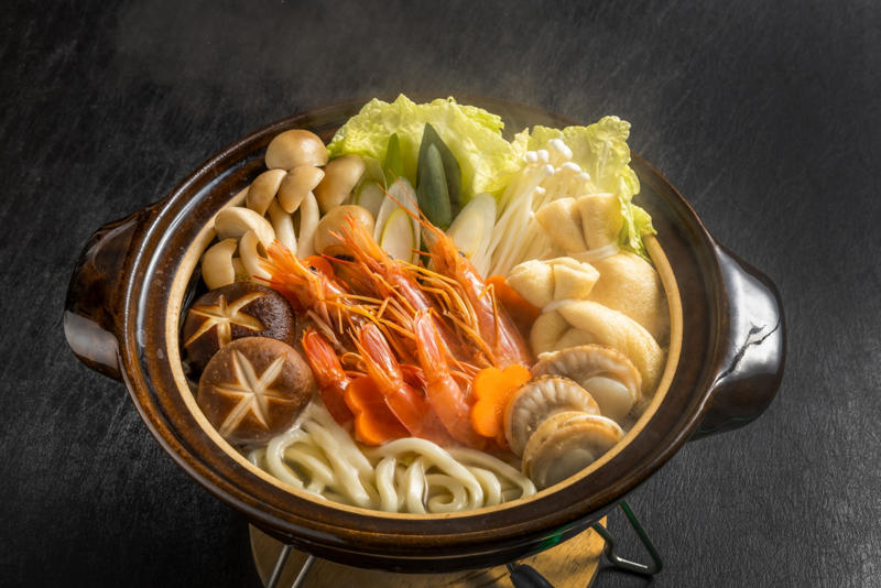 超簡単うどんすき 絶品ダシで作るおすすめのお手軽レシピ, 食べ応え満点！ 牛すき釜玉うどん, ササッと牛すき丼, 牛肉とアボカドのすき煮, 大根と牛肉の韓国すき煮