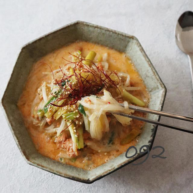 今日の主役は「豆腐」, マグカップで簡単！熱々スンドゥブ風スープ, 材料（1人分／調理時間：5分）, タラゴンの挿し木（お料理ブログ）※毎日更新中！, Instagram（おいしい日常を日々更新中♪）