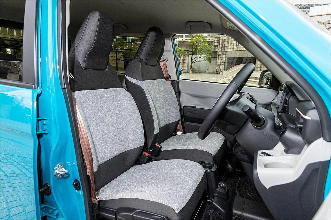 軽自動車のN-ONEをベースにEV化, グレードはシンプルに2種類, 運転席やドライビングポジション, BEVとしての動力性能, ホンダ初のシングルペダルコントロール, ハンドリングについて, 航続距離は295kmを実現, 先進運転支援システム「ADAS」, 充電方法・充電設備, ホンダチャージの普及状況, 補助金の活用でガソリン車と変わらない価格に