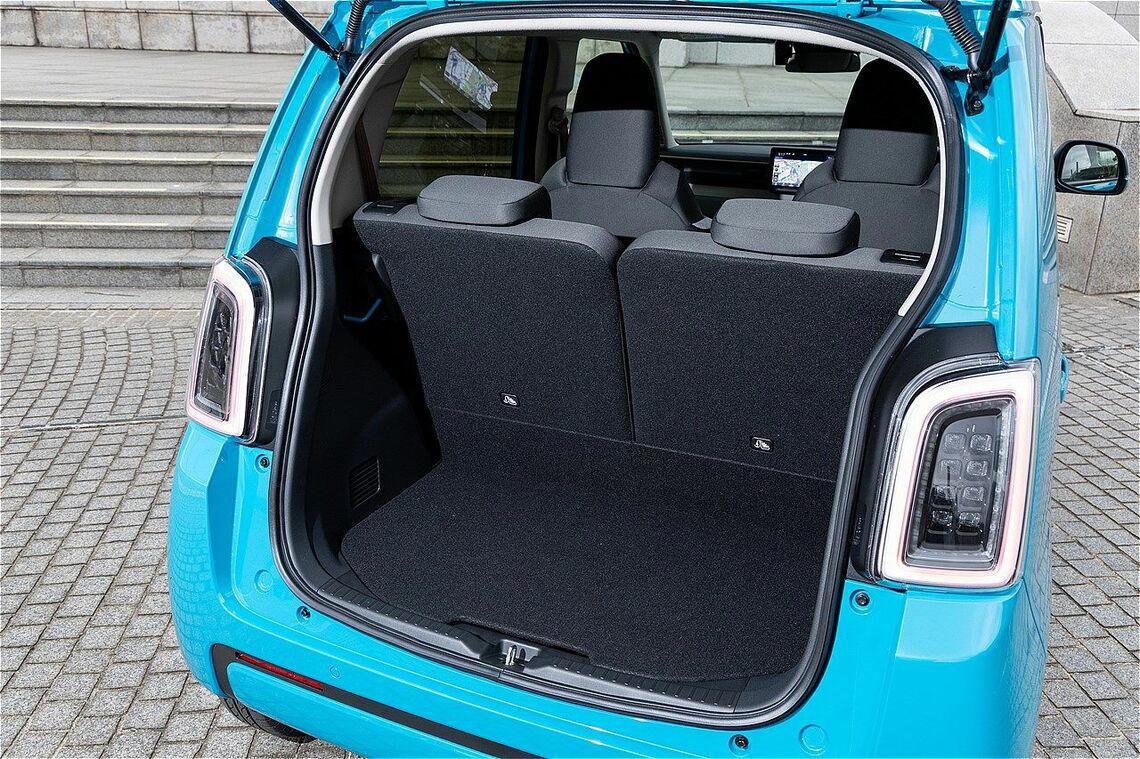軽自動車のN-ONEをベースにEV化, グレードはシンプルに2種類, 運転席やドライビングポジション, BEVとしての動力性能, ホンダ初のシングルペダルコントロール, ハンドリングについて, 航続距離は295kmを実現, 先進運転支援システム「ADAS」, 充電方法・充電設備, ホンダチャージの普及状況, 補助金の活用でガソリン車と変わらない価格に