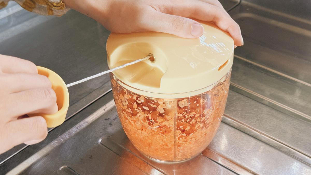 小さめサイズの天ぷら鍋, 揚げものってこんなに短時間でできたんだ, 長い食材でもすっぽり入るよ, 卓上でも大活躍！