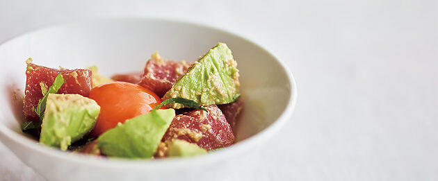 きのこと卵の豆腐キムチ鍋, じゃがいもとキクラゲと桜エビの柚子胡椒炒め, マグロとアボカドの青しそごまダレ 卵黄のせ, 鯵としめじのフリット, しらすとひじきのチーズブルスケッタ
