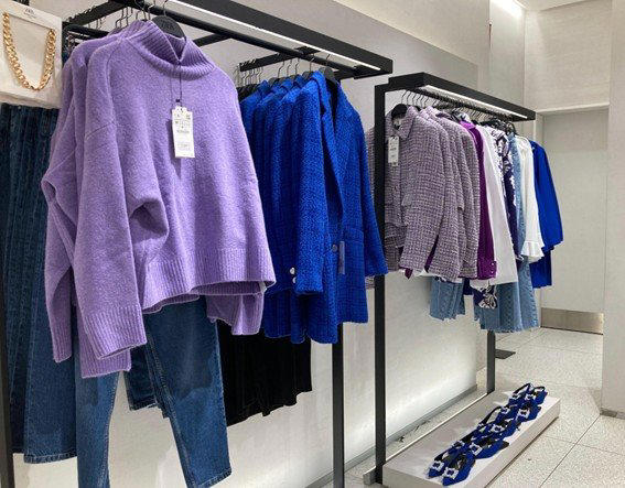 スーツケース1つでジョージアへ, 衣服は1種類「3つまで」がラク, 日用品はポーチに入る分だけ, 20kgのスーツケースに収める暮らし, 家具つき住居がもたらすシンプルさ, もたない生活で得られた「安心」と「ゆとり」