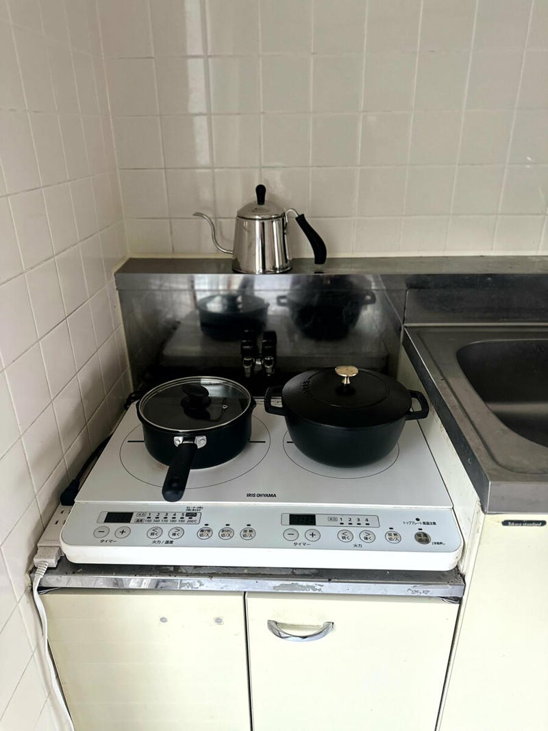 1：食器洗いは「ふいてすぐ戻せる」動線に, 2：よく使うものは「取り出しやすい場所」を定位置に, 3：毎日使う鍋は「あえて」出しっぱなしに, 4：台所用品以外も収納し「家じゅうの掃除」をラクに