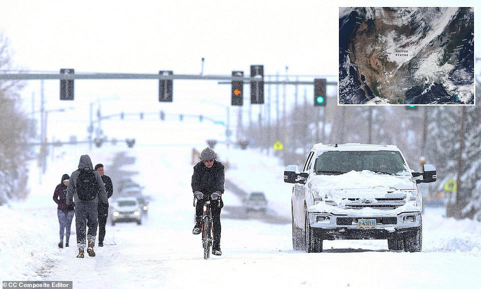 Storm warning issued in three US states as heavy snow threatens travel