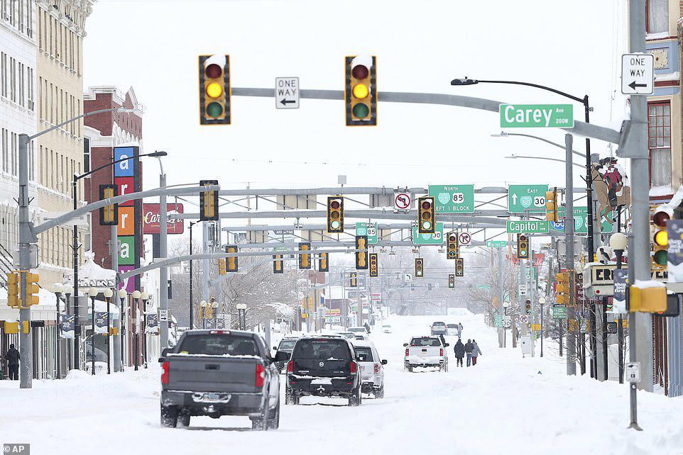 Storm warning issued in three US states as heavy snow threatens travel
