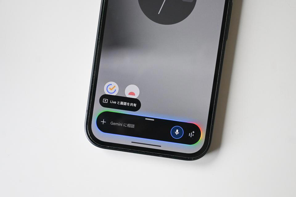 Google「Pixel 9a」がおすすめな理由, Pixelだけで使えるオンデバイスGeminiが便利！, 大容量バッテリーで、モバイルバッテリー要らず, カメラが出っ張らないシンプルなデザインも◎, 一部9aでは使えないAI機能もある