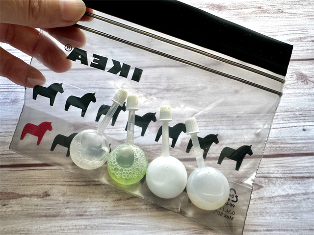 少量の化粧品を持ち運べる！セリアの「スポイトボトル」, 化粧品をいろいろ詰め替えてみた, ほかの小分け容器との比較・使い分けは？, 旅行や出張など少量の持ち歩きに便利