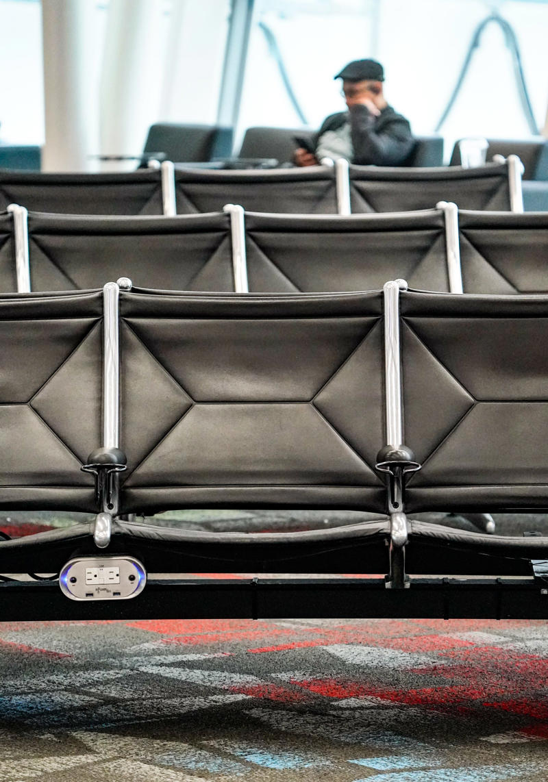 American Airlines, Delta Airlines, Southwest Airlines, United Airlines , Frontier Airlines, Spirit Airlines, Allegiant Air, Alaska Airlines, Check flight status at Indianapolis International Airport