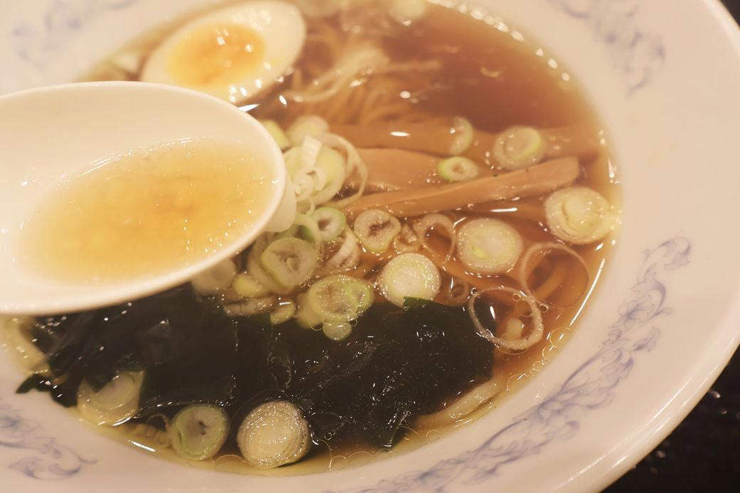 ラーメンが550円で食べられるの？, 素材までこだわった中華料理を驚きの価格で, 毎日でも食べたいこだわりの自家製焼餃子, 中華料理なのに玄米を選べる理由, 駅直結でアクセス抜群、今後も店舗拡大予定