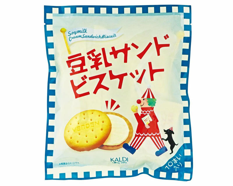 コスパもクオリティも抜群！カルディ＆業務スーパーの絶品スイーツ6つ, 1：甘味と塩味のバランスが絶妙なピーナッツ菓子, 2：豆乳クリームのサンドビスケットは優しい味わい, 3：レンジひとつで簡単！カラメルの効いた本格カヌレ, 現地から直輸入されるアップルパイは、パーティにもおすすめ, 香り豊かで、濃厚な味わいの冷凍ティラミス, 台湾カステラを自宅でも。ふわふわ＆しっとり、なめらかな口どけ