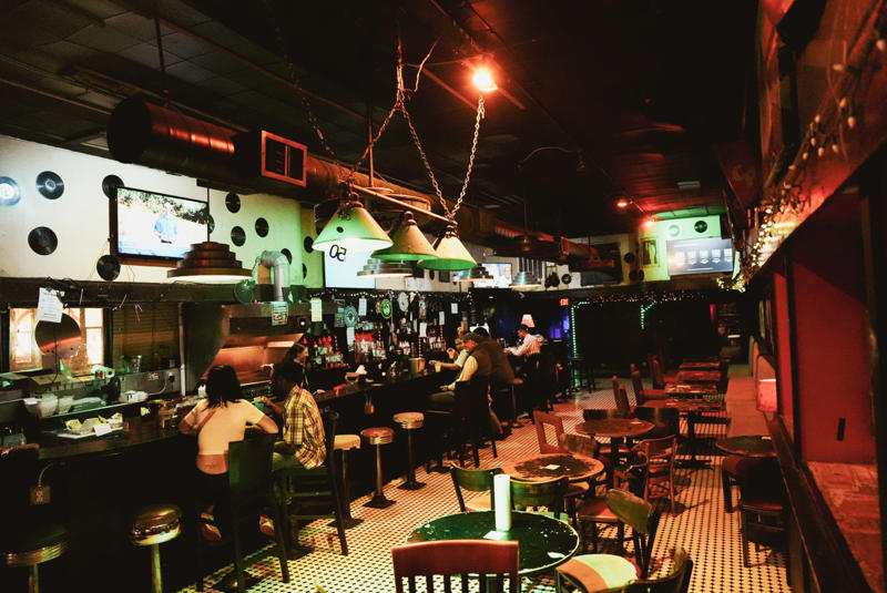 Butteriffic Bakery and Cafe, Earnestine & Hazel’s, Fat Charlie's Speakeasy, A&R Bar-B-Que, Cozy Corner BBQ, Charlie Vergos Rendezvous, Coastal Fish Company, Flight Restaurant and Wine Bar, Porch & Parlor, Southern Social, Best Memphis-style BBQ, Michelin Guide to the American South