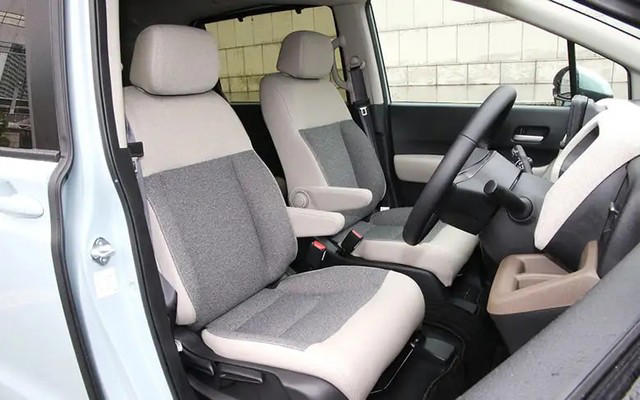 ホンダフリードの歴史・概要, コンセプト＆外装デザイン比較, 予防安全装備の比較, 内装、室内空間の比較, 走行性能、燃費性能の比較, おすすめは2代目フリード？それとも新型3代目フリード？, 2代目フリードのお勧めのグレードやオプションは？, 3代目フリード（GT系）のお勧めのグレードやオプションは？, 3代目フリード（GT系）の燃費、ボディサイズなどスペック
