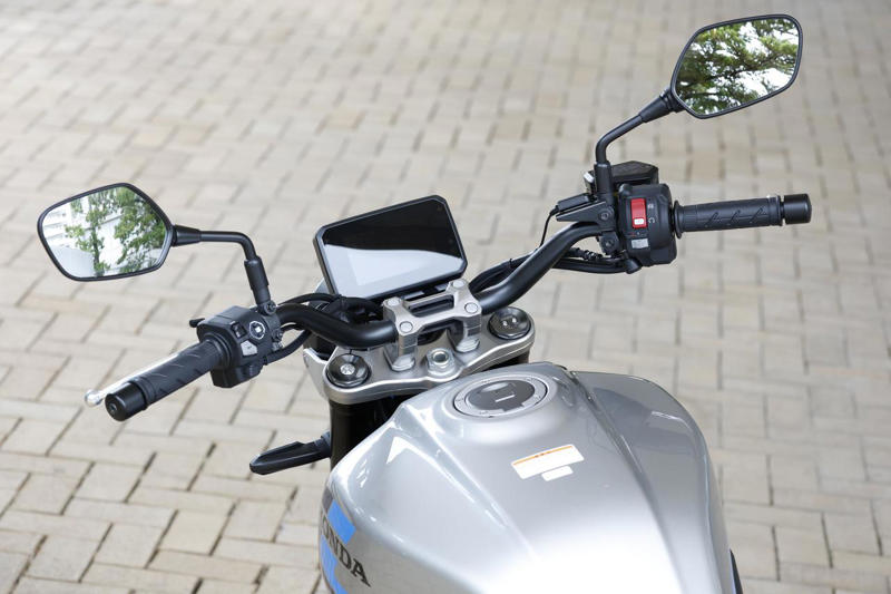 ホンダ「CB1000F」インプレ（太田安治）, ホンダ「CB1000F」カラー・人気投票, ホンダ「CB1000F」ライディングポジション・足つき性, ホンダ「CB1000F」各部装備・ディテール解説, ホンダ「CB1000F」動画・写真, ホンダ「CB1000F」主なスペック・燃費・製造国・価格, ホンダ「CB1000F」関連のおすすめ記事