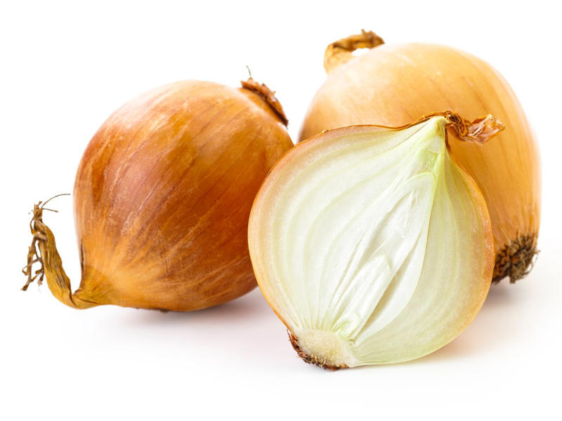 What Is the Difference Between Yellow and White Onions?, What Are the Best Uses for Yellow vs. White Onions?, Can You Substitute Yellow Onions for White Onions, and Vice Versa?, The Takeaway